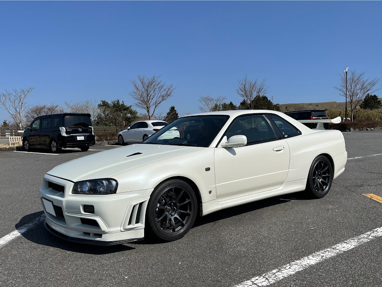 スカイライン GT-Rの2024年初富士山・フルチューンBNR34試乗・箱根ターンパイク大観山スカイラウンジ・2023年度ラスト投稿に関するカスタム事例の投稿画像3枚目