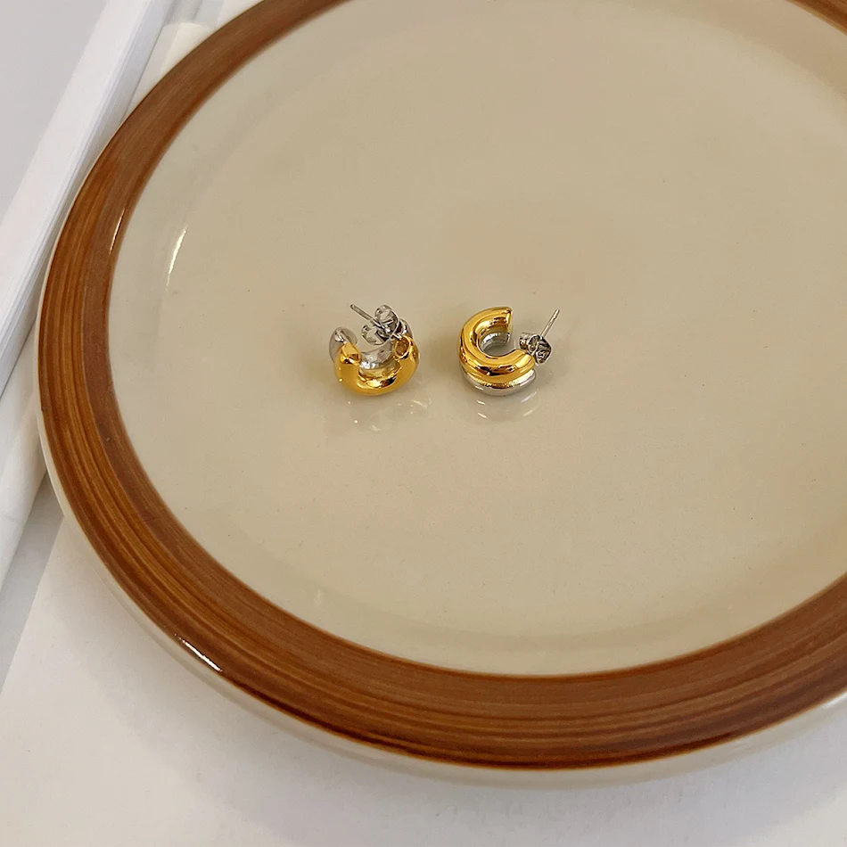 Boucles d'oreilles femme en argent sterling, type C, avec aiguille, design gaz, élégantes et confortables, parfaites au quotidien.