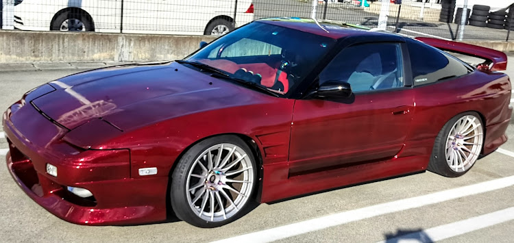 180SXのスマホ撮影・10月もよろしくお願いします・秋の全国交通安全運動・オールペン・キャンディレッドに関するカスタム事例の投稿画像9枚目