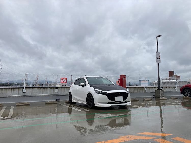 MAZDA2のエヴァに関するカスタム事例の投稿画像1枚目