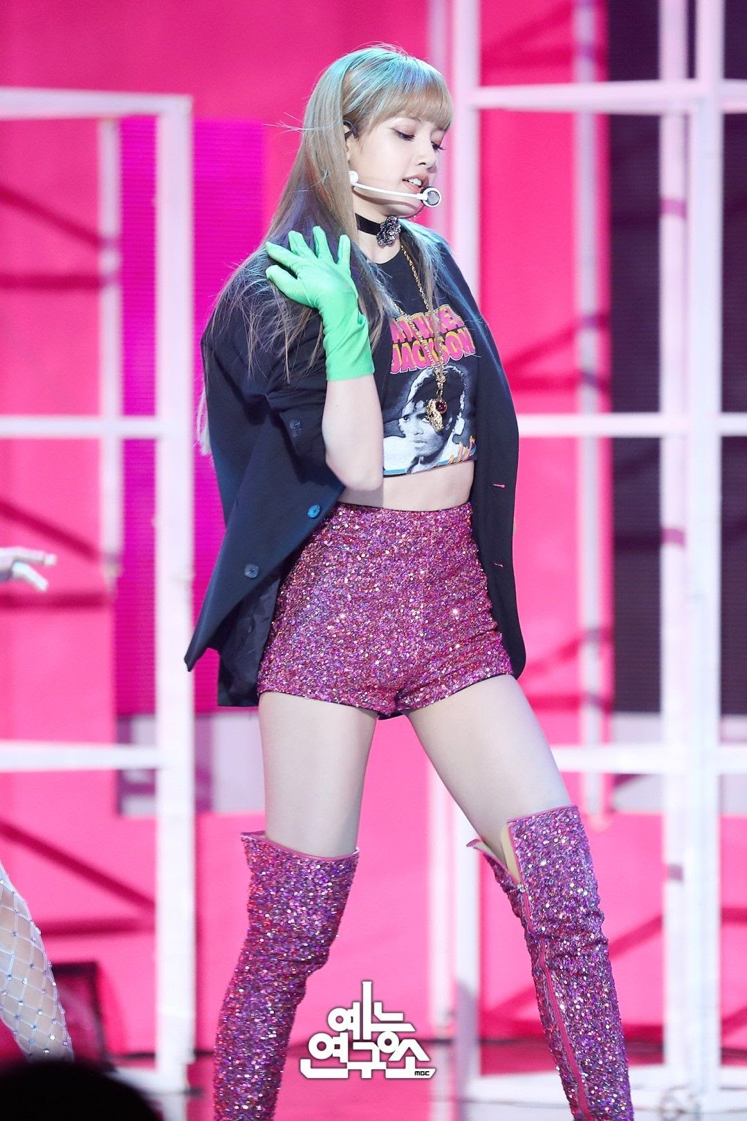 recognizable stage outfit 6