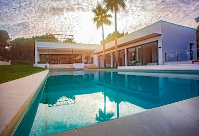 Villa with pool and terrace 2