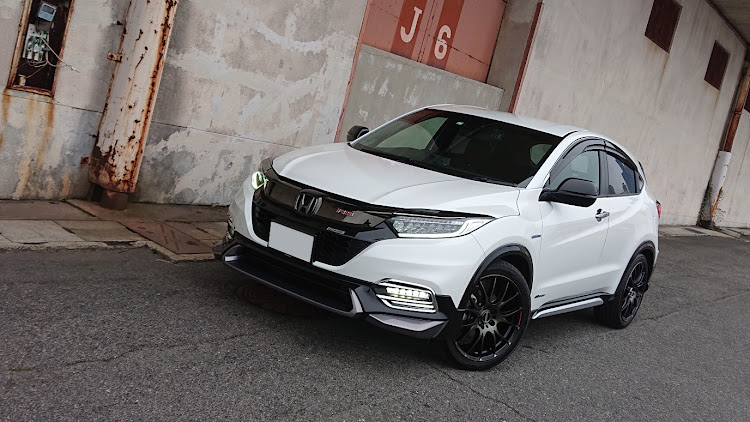 ヴェゼルのLANBO・社外テールランプ・HOMURA2×7plus・無限MUGEN・写活に関するカスタム事例の投稿画像9枚目