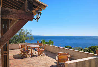 House with pool and terrace 3