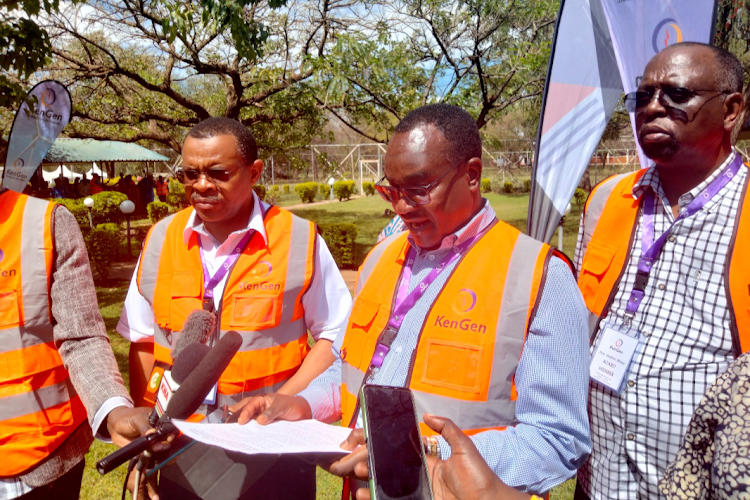 KenGen board chairman Julius Ogamba with company Managing Director Eng Peter Njenga during the shareholders’ tour of the Sondu/Miriu Hydropower plant in Kisumu on Wednesday.