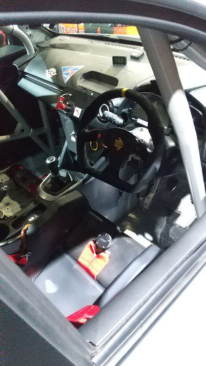 スイフトスポーツの大阪オートメッセ2020・お姉さんを撮影・写真が多すぎてまだ3号館の投稿が終われないに関するカスタム事例の投稿画像10枚目