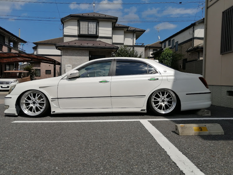 クラウンマジェスタのDIY・TEAM YANSYA・猛暑日・ぴょんぴょん跳ねるに関するカスタム事例の投稿画像3枚目