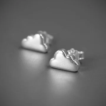 Boucles d'oreilles féériques à pampilles Cloud Raindrop en argent sterling, imitation cristal pour femmes. Un bijou scintillant et délicat.