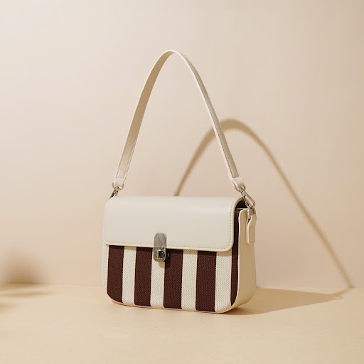 Title 2, Summer New Contrast Color Shoulder Bag. Stylish...
