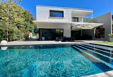 House with pool and terrace 3