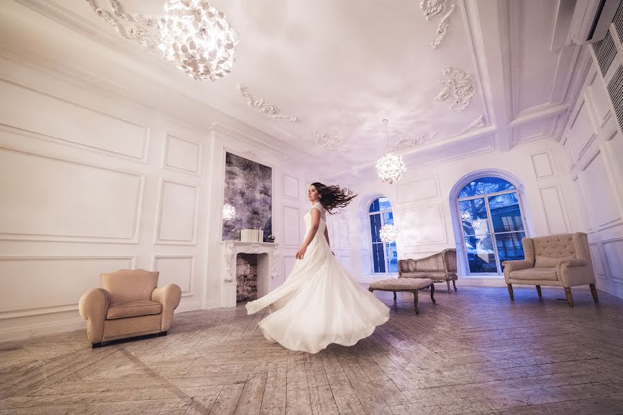 Wedding photographer Aleksandra Sarkisova (leksa312). Photo of 11 January 2016