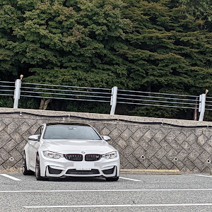 M4 クーペ F82