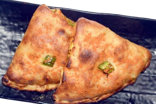 Veg Calzone Pocket [2 Pieces]