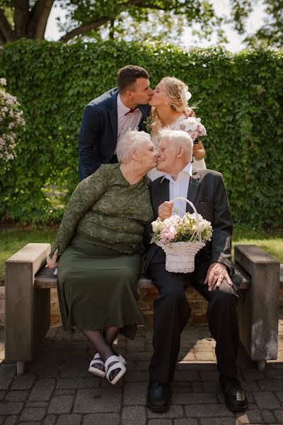 Fotografo di matrimoni Antra Oša (antraosa). Foto del 9 marzo 2020