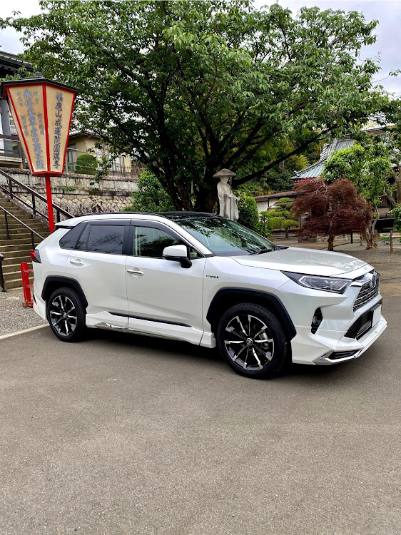 RAV4のＲＡＶ4・ひさしぶりの投稿・梅雨明けまだかに関するカスタム事例の投稿画像1枚目
