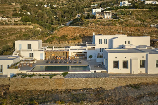 Villa avec piscine en bord de mer