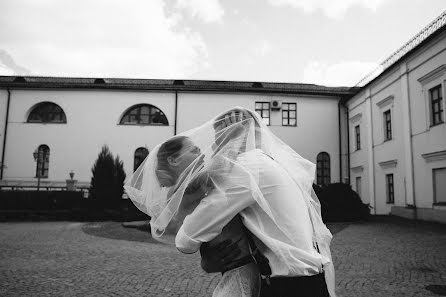 Fotógrafo de casamento Evgeniy Simonenko (zheckasmk). Foto de 27 de setembro 2019