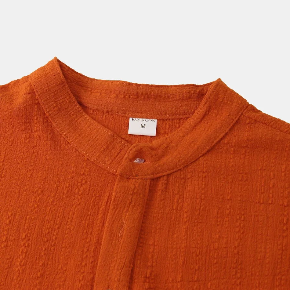 Chemise décontractée à manches courtes pour homme avec imprimé floral, légère et respirante, parfaite pour l'été et les tenues casual.