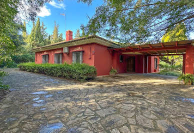 Villa with pool and terrace 4