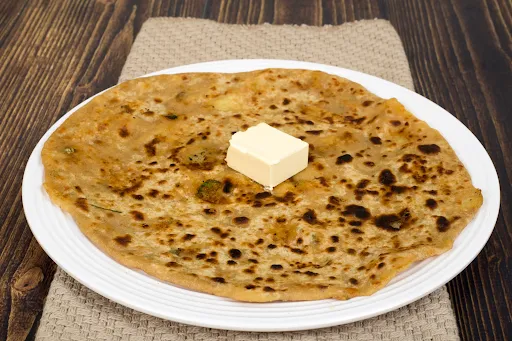 Aloo Parantha With Butter