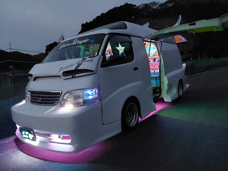 ハイエースのハイエース・#バニング・有名車・DIY・ネオン祭りに関する ...