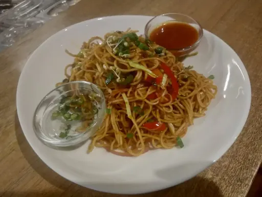 Chilli Garlic Hakka Noodles