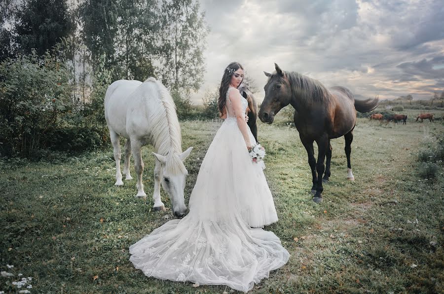 Fotografo di matrimoni Łukasz Kluska (fotopstryk). Foto del 1 ottobre 2018