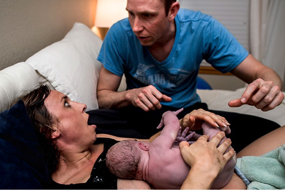 25 Magical Photos of Dads in the Delivery Room