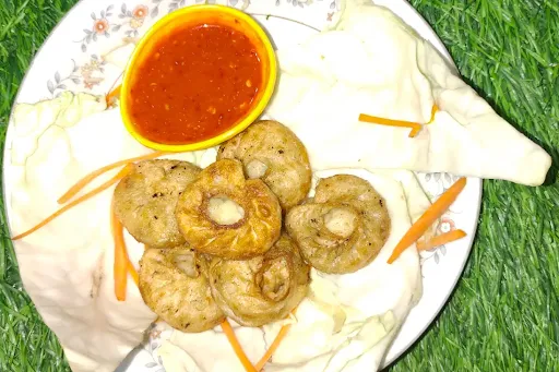 Paneer Fried Momos [8 Pieces]