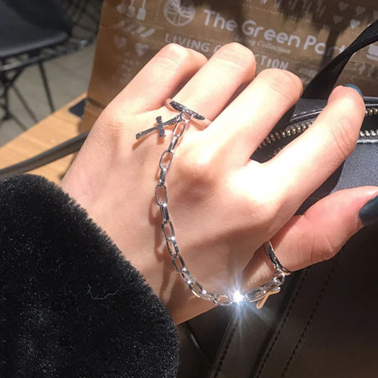 Siamese Ketting Persoonlijkheid Exaggeratie Ring Sieraden Dames. Unieke ring die je individualiteit uitdrukt en een vleugje stijl toevoegt.