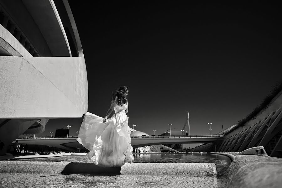 Wedding photographer Marius Marcoci (mariusmarcoci). Photo of 27 April 2018