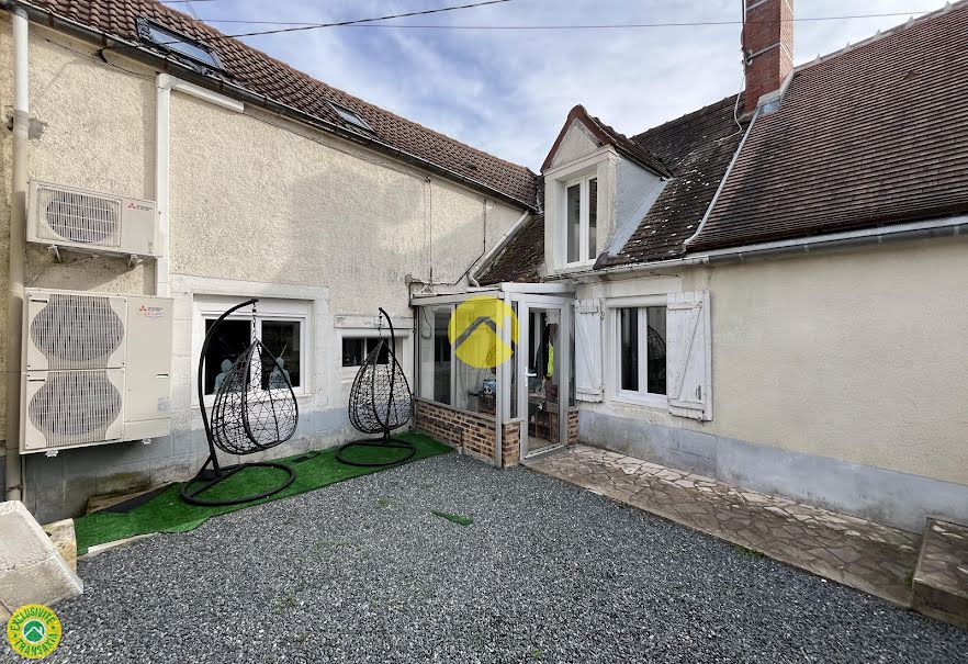 Vente maison 5 pièces 107 m² à Châteauneuf-sur-Cher (18190), 93 500 €