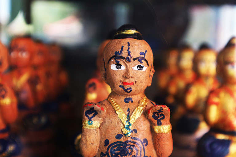 Hãy tự mình để phòng để tránh bị yểm