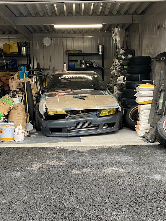 スカイラインの街道レーサー・R32・DIY・ホイール交換に関するカスタム事例の投稿画像2枚目