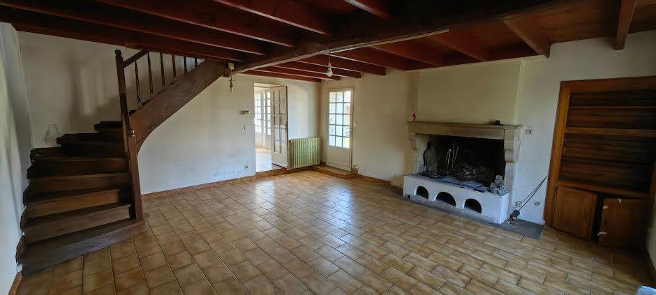 Vente maison 5 pièces 130 m² à Saint-Martin-de-Juillers (17400), 108 000 €