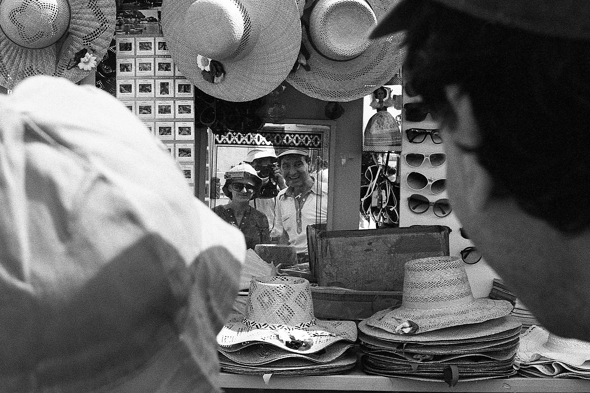 la bancarella dei cappelli di rino_savastano