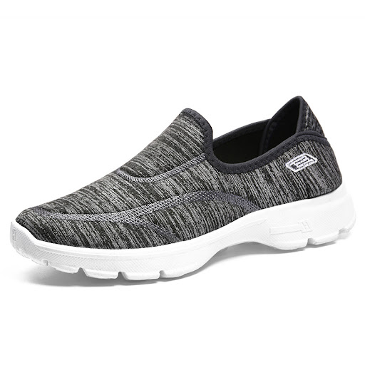 Title 8, Old Beijing cloth shoes offer classic comfort a...