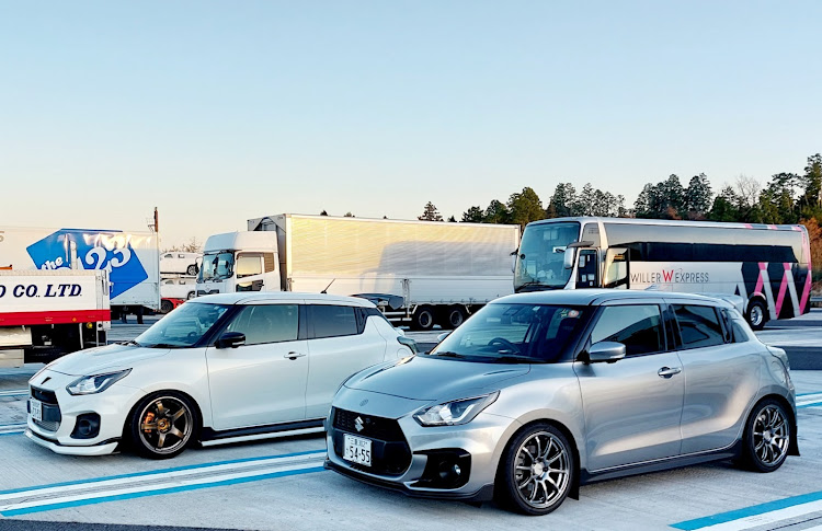 スイフトスポーツのスイスポ楽しい！・スイスポカスタムしたいね！・スイスポ乗りと繋がりたい・スイスポプチオフ会に関するカスタム事例の投稿画像1枚目