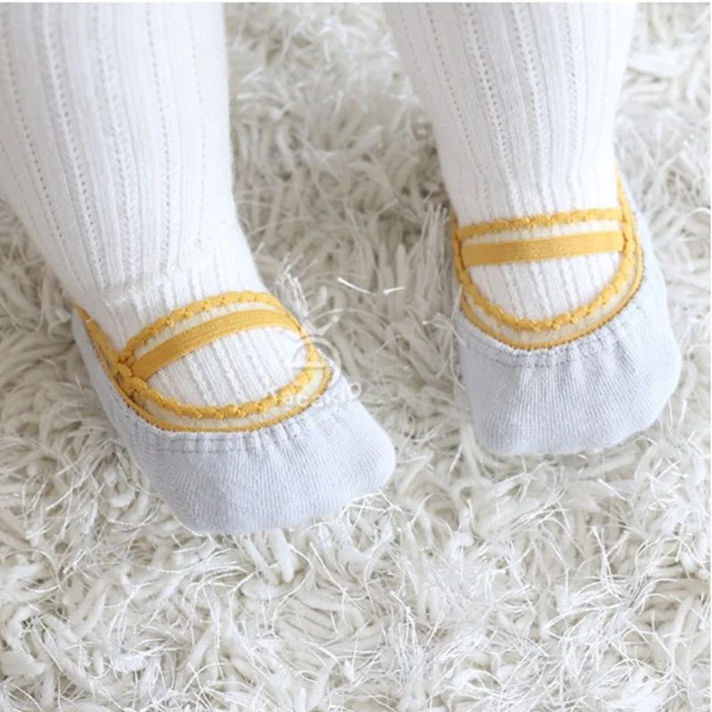 Girls' Shallow Lace Boat Socks — Breathable and comfortable, perfect for low-cut shoes, providing style and softness for