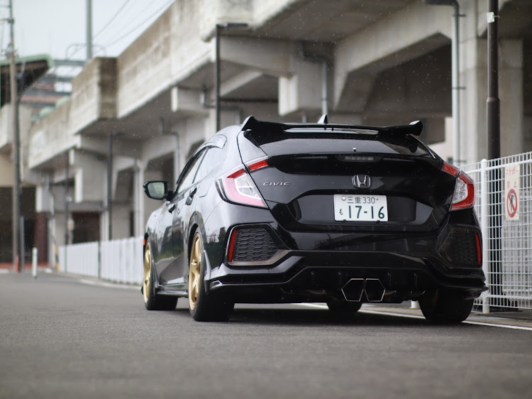 シビック(欧州HB)の近鉄高架橋🌉・FK７・9月もよろしくお願いします🙇‍♂️に関するカスタム事例の投稿画像3枚目