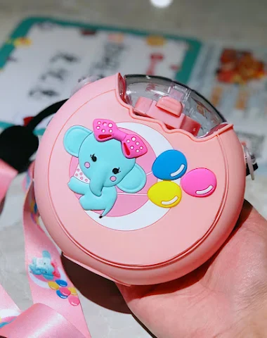 Schattige donut ijs waterfles met r - 0