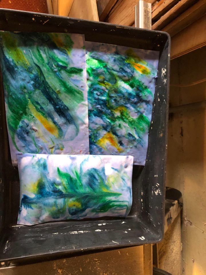 Learn to marble paper easily with acrylic paint, corn starch and water!