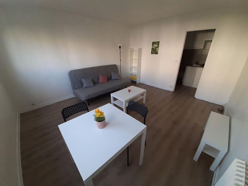 Location meublée appartement 1 pièce 22 m² à Évry-Courcouronnes (91000), 567 €