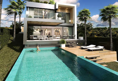 Villa with pool and garden 7