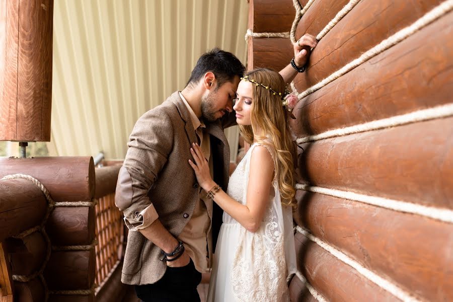 Fotógrafo de casamento Aleks Desmo (aleks275). Foto de 3 de julho 2015