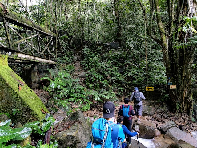 Gunung Nuang via Pangsun Lolo Falls 1st River Crossing