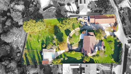 House with pool 2
