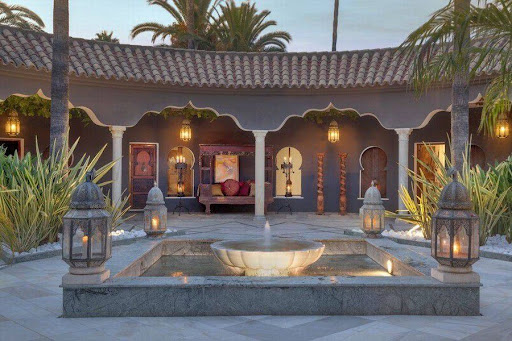 Villa avec piscine en bord de mer 3