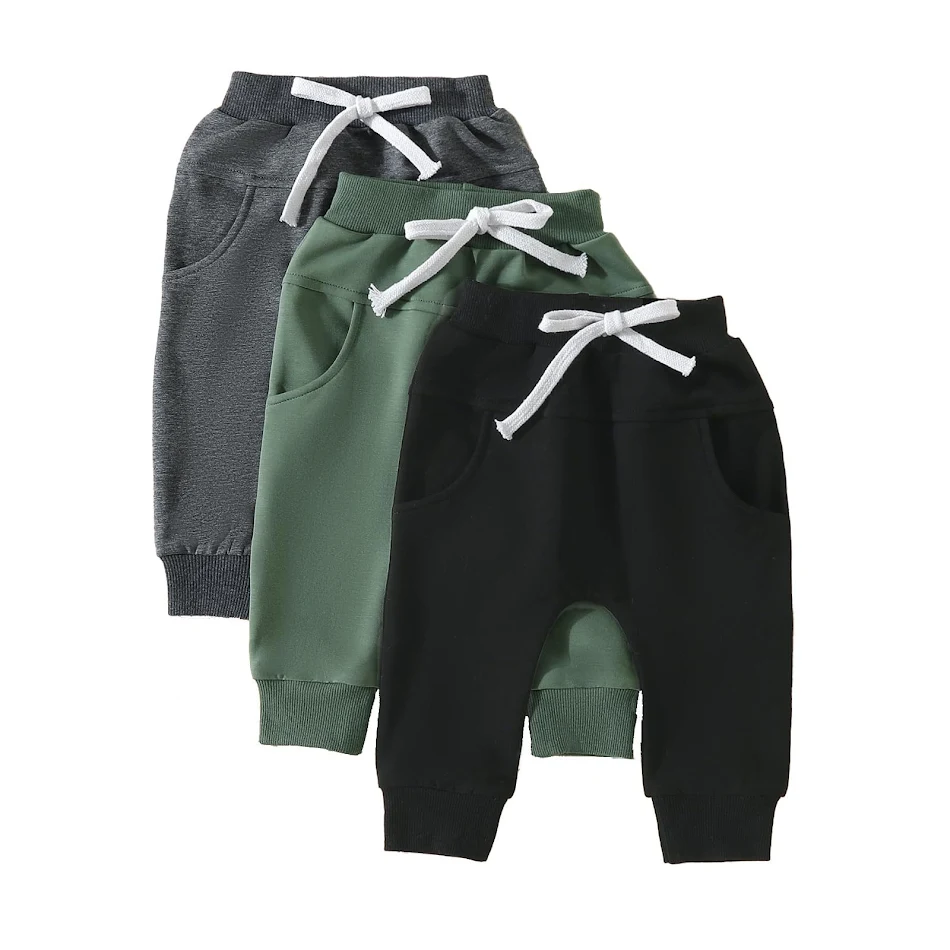 Solid color three-piece trousers. Achieve a sophisticated look with comfort and style. Perfect for work, special events,