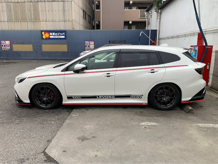 レヴォーグのノーカウントぶち込み洗車❗️😭・STCの洗車変態王😍・いつもいいね👍&コメントありがとうございます🙇🏻‍♂️✨に関するカスタム事例の投稿画像1枚目